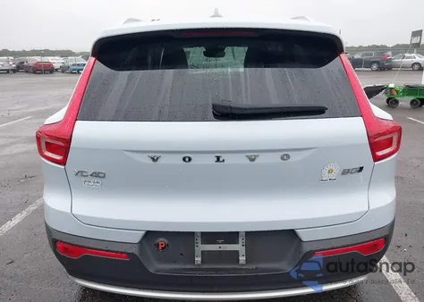 2024 Volvo Xc40 B5 Plus Bright Theme из США, поврежденный, VIN YV4L12UE7R2263953